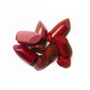 kırık kırmızı rujları