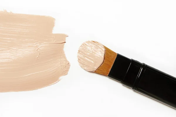 lekeli Vakfı ile kozmetik boya fırçası