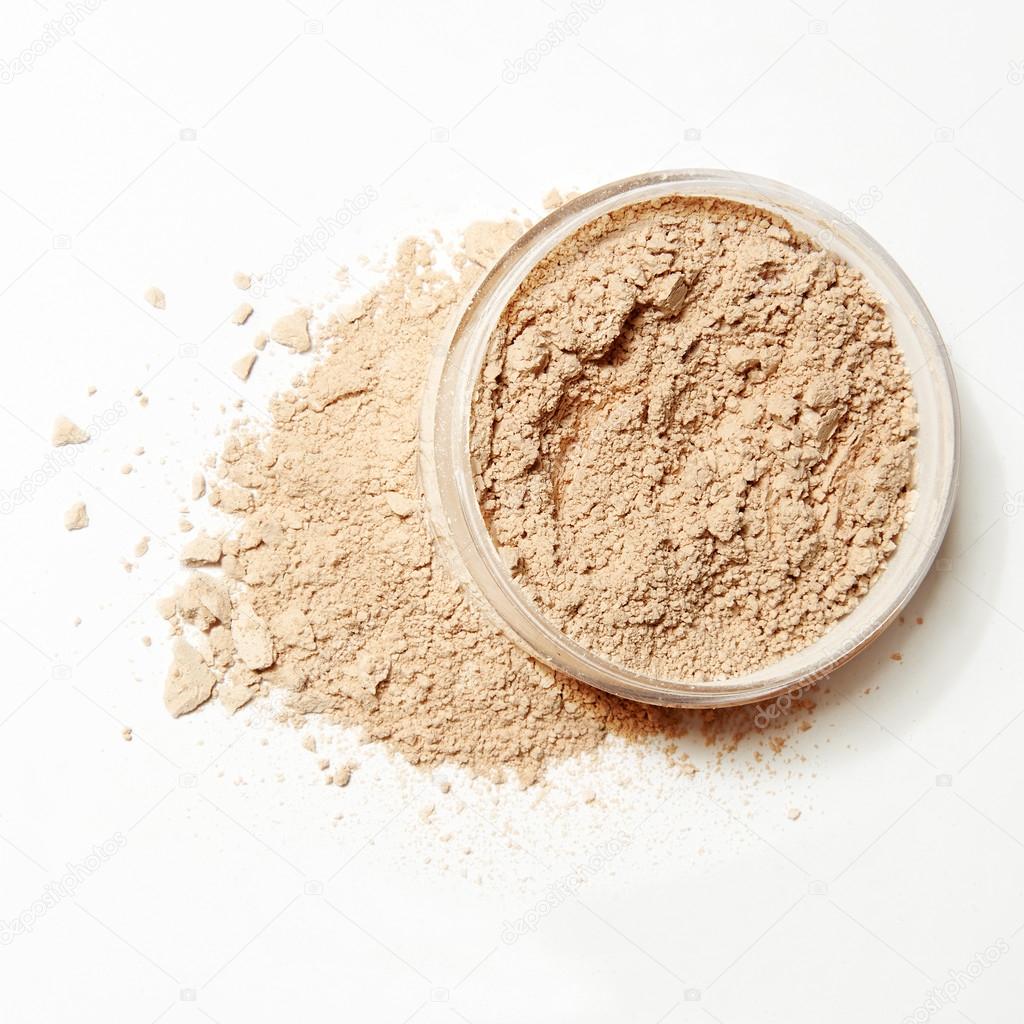 Минеральная пудра. Минеральная пудра из овсяных хлопьев. Минеральная пудра белая. Пудра раскрошилась. Косметика пудра.