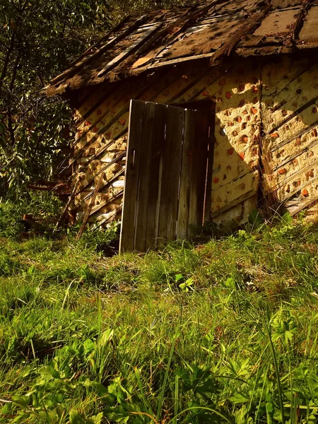 Very poor old residential house — Stock Photo, Image