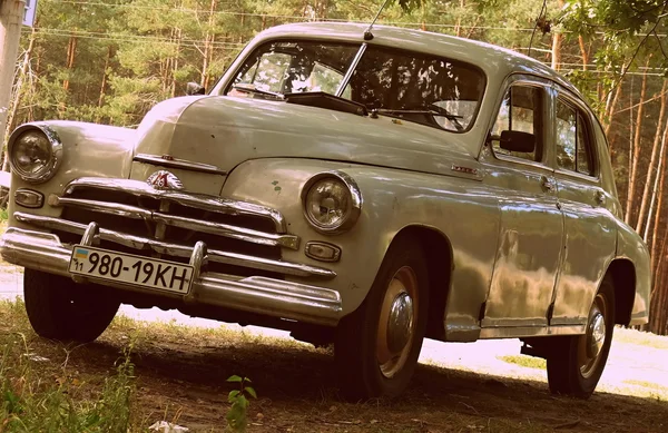 Staré ruské auto vítězství — Stock fotografie