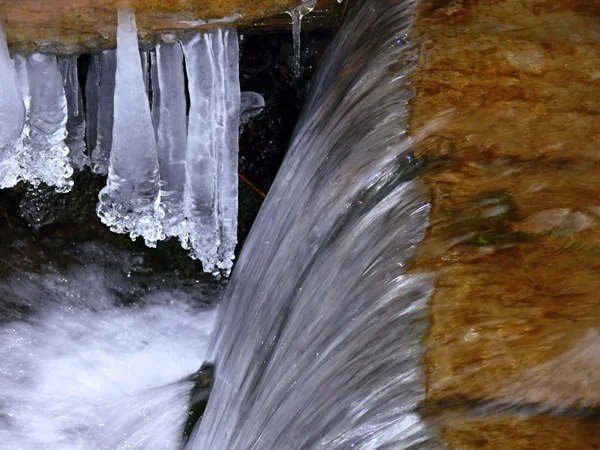 自然に作った氷からの数字 — ストック写真