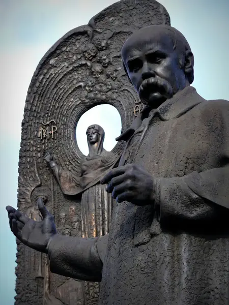 Monumento di Shevchenko nel centro — Foto Stock
