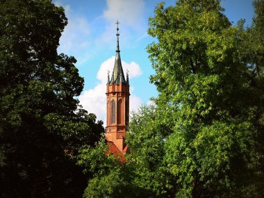 Kilise - yüksek bir kubbe