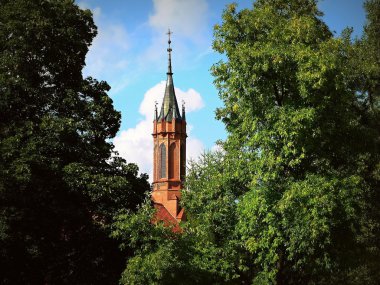 Kilise - yüksek bir kubbe
