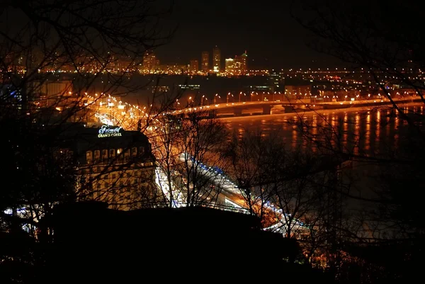 Vida nocturna centro de la ciudad en Kiev —  Fotos de Stock