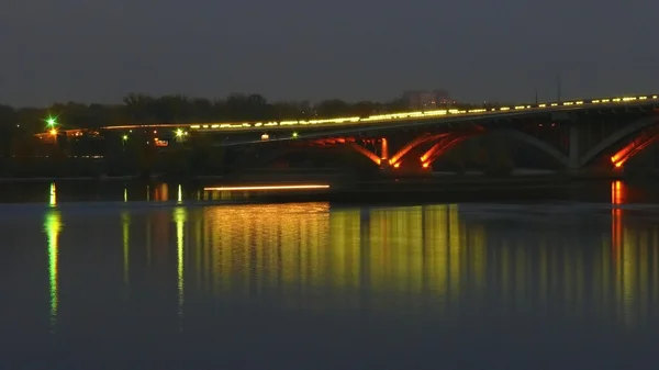 Abend am Wasser in Kiev — Stockfoto