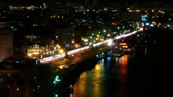 Centrum van de stad van het nachtleven in Kiev — Stockfoto