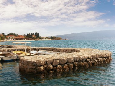 Kotor Körfezi görünümünü Tivat city, Karadağ yakınındaki