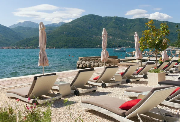 Küçük plaj. Kotor Körfezi Tivat city yakınındaki. Karadağ