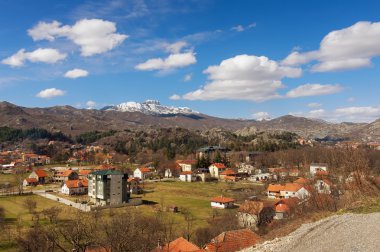 Lovcen dağın ve Cetinje şehir görünümünü. Karadağ.