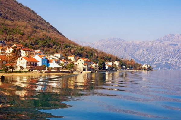 Hermoso Paisaje Mediterráneo Invierno Montenegro Mar Adriático Vista Bahía Kotor —  Fotos de Stock
