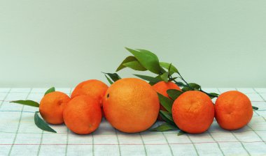 Portakal ve mandalina yaprakları ile