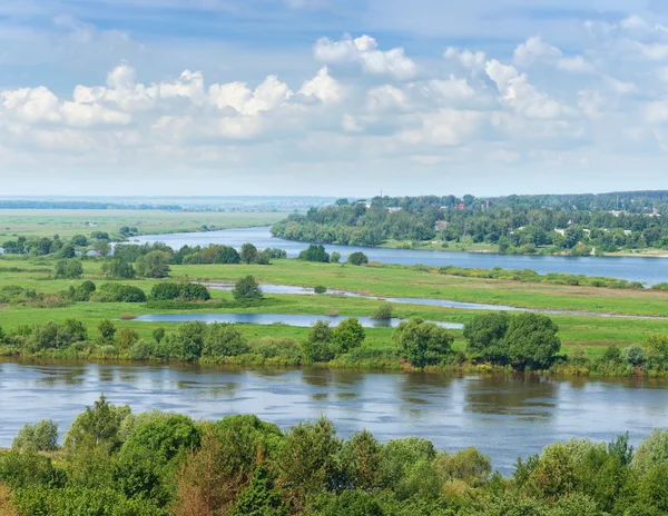 Vista Oka River bank perto da cidade de Spassk-Ryazansky. Rússia Central — Fotografia de Stock