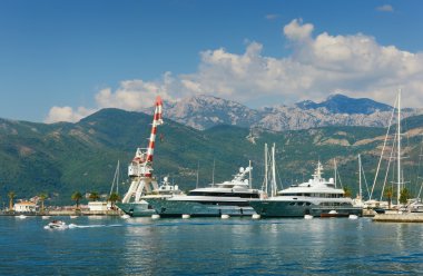 Şehirde Tivat, Karadağ bağlantı noktasının görünümü