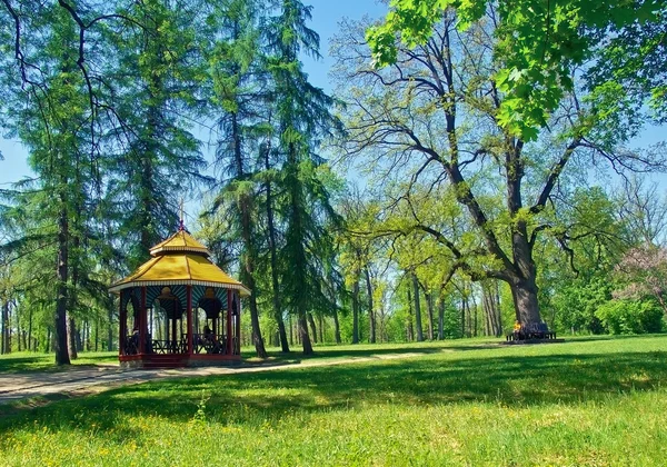 Chinese pergola in National dendrological park "Sofiyivka".  Uman city, Central Ukraine — Stock Photo, Image