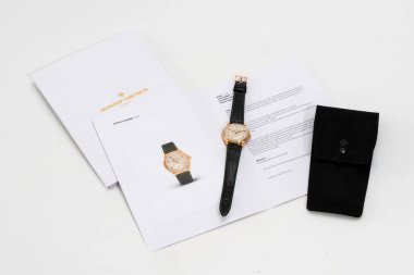 Vacheron Constantin el yaralanması saati, Calendar modeli, referans 4240, orijinal kutusu ve uluslararası garantisi olan 18kt gül rengi çanta. Milan mı? İtalya, 18 Nisan 2025