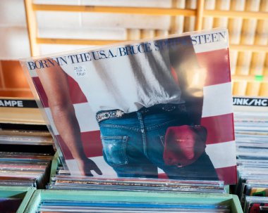 Amerikalı rock şarkıcısı Bruce Springsteen 'in yedinci stüdyo albümü Born in the U.S.A.' da 1984 yılında yayımlandı. Udine, İtalya. 26 Ekim 2025