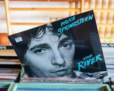 Amerikalı şarkıcı Bruce Springsteen 'in beşinci stüdyo albümü The River' da yayınlandı. Udine, İtalya. 26 Ekim 2025