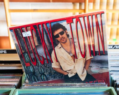 Lucky Town, Bruce Springsteen 'in 1992 yılında piyasaya sürdüğü onuncu stüdyo albümüdür. Udine, İtalya. 26 Ekim 2025