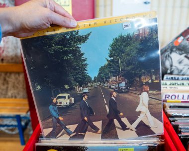 İngiliz müzik grubu The Beatles 'ın 1969' da çıkardığı Abbey Road albümünde yer aldı. Udine, İtalya. 26 Ekim 2025