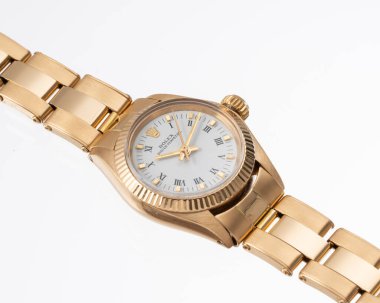 Rolex saat, istiridye daimi model, 1975 yılı, referans 6719, beyaz kadranlı 18 kt sarı çanta. Milan mı? İtalya, 18 Nisan 2025