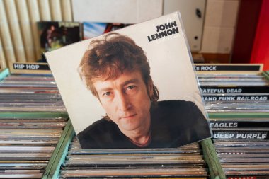 John Lennon Collection, John Lennon 'ın 1980 yılında ölümünden sonra yayımlanan solo kariyerinin bir antolojisidir. Udine, İtalya. 26 Ekim 2025