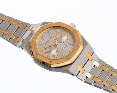 Audemars Piguet Kraliyet Meşe Günü tarihli otomatik çelik ve 18kt altın saat, 1980 yılında, 25572SA referans. Milan mı? İtalya, 18 Nisan 2025