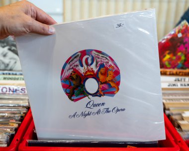 A Night at the Opera, İngiliz rock grubu Queen 'in 1975 yılında çıkardığı dördüncü stüdyo albümüdür. Udine, İtalya, 26 Ekim 2025