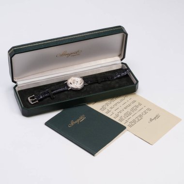 Breguet otomatik kurmalı saat, klasik model, referans 3337, orijinal kutulu 18kt beyaz altın çanta. Milan mı? İtalya 2 Eylül 2025