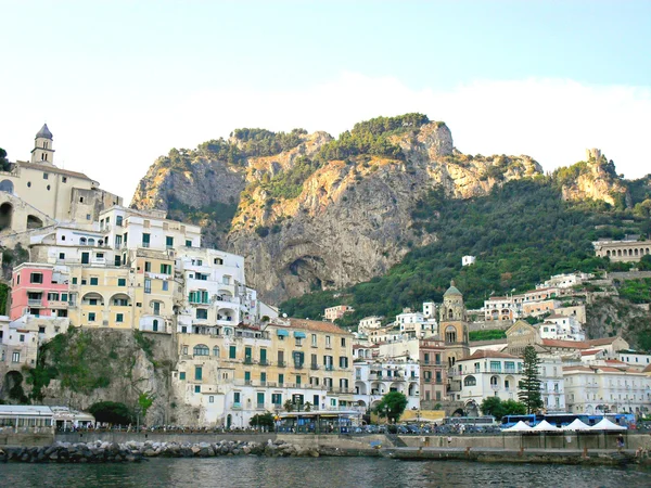 이탈리아의 남부 해안에 보트 여행입니다. 무료 Amalfitana — 스톡 사진
