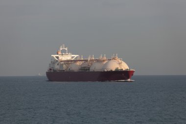 LNG tanker transit