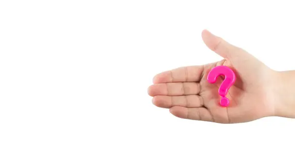 Mão Mulher Segurando Ponto Interrogação Plástico Rosa Isolado Fundo Branco — Fotografia de Stock