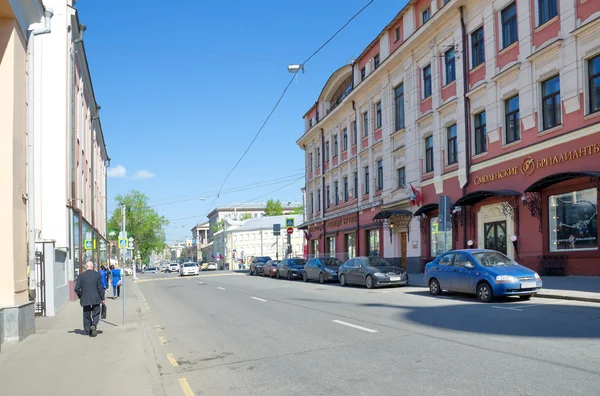 Vista de la calle Petrovka en el centro de Moscú — Foto de Stock