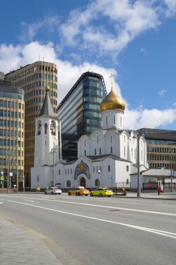 Moskova, Rusya - 28 Nisan 2021: Tver İleri Karakolu 'ndaki Aziz Nicholas Kilisesi (Eski İnanç Cemaati' ndeki Aziz Nicholas Kilisesi) ve Beyaz Meydan