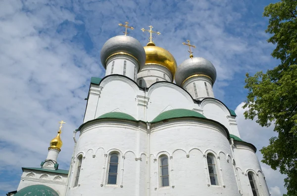 Moskou, Rusland. Novodevitsj klooster. Smolenski kathedraal. — Stockfoto