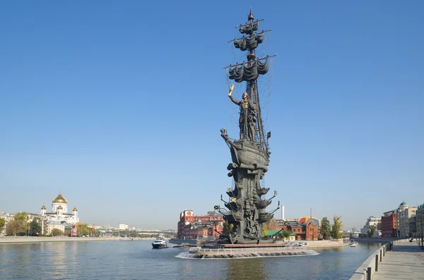 MOSCÚ, RUSIA 25 DE SEPTIEMBRE. Monumento a Pedro el Grande . —  Fotos de Stock