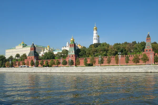 Москва, Россия, Вид на Кремль и Кремлевскую набережную — стоковое фото