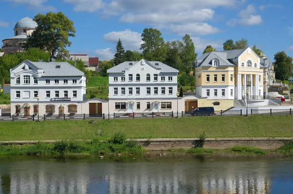Tvertsa 강 제방, Torzhok, Tver 지역, 러시아 — 스톡 사진
