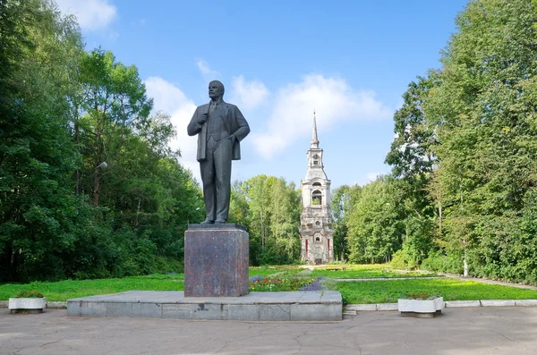 Stadspark, Ostasjkov, Rusland — Stockfoto