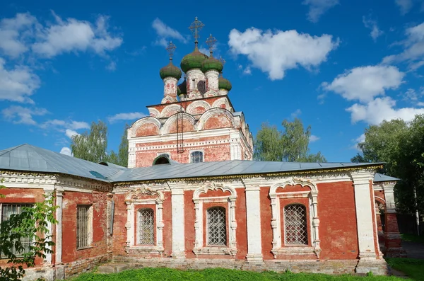 Троїцька церква в Ostashkov — стокове фото