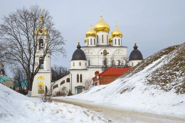 Catedral de la Asunción en Dmitrov Kremlin, Dmitrov, Rusia — Foto de Stock