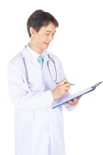 Beyaz önlük giyen doktor gülümsemek