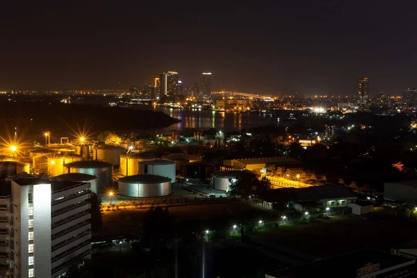 Bangkok gece ışıkları yüksek açı çekim.