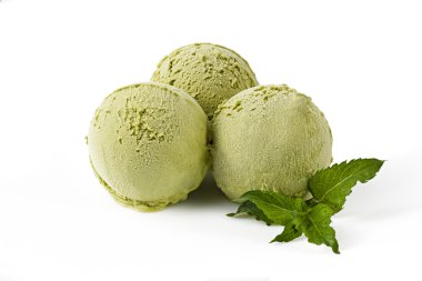 Matcha çay dondurma kepçe nane sprig