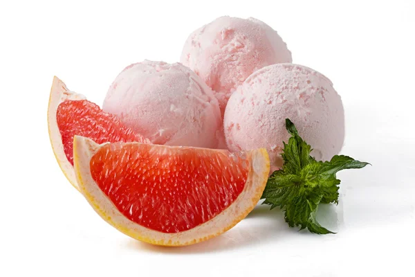 Üç kaşık greyfurtdondurma