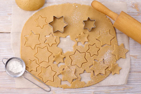 Zencefilli kurabiye evde pişirme işlemi. Üstten Görünüm.