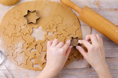 Ekstrüzyon formları sürecinin zencefil kurabiye