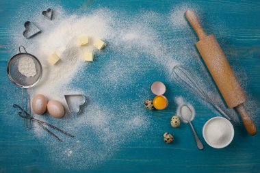 Araçlar ve vanilyalı Kurabiye Pişirme için malzemeler