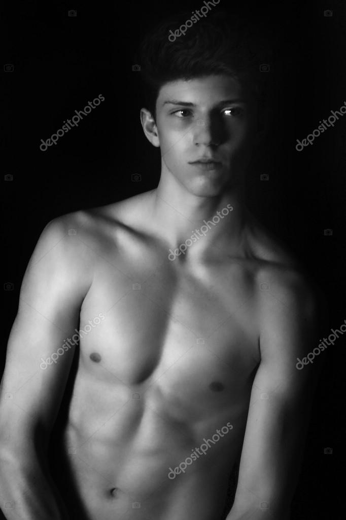 oasis Juntar vistazo Sem camisa adolescente menino fotos de stock, imágenes de Sem camisa adolescente menino sin royalties | Depositphotos oasis Juntar vistazo Sem camisa adolescente menino fotos de stock, imágenes de Sem camisa adolescente menino sin royalties | Depositphotos